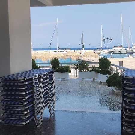 Hotel Blue Sea Тірос Екстер'єр фото