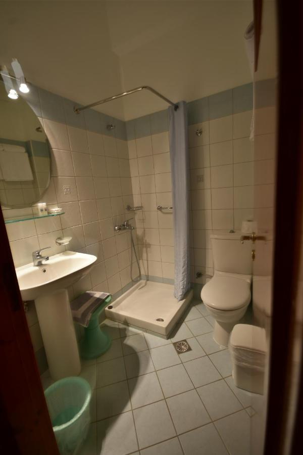 Hotel Blue Sea Тірос Екстер'єр фото