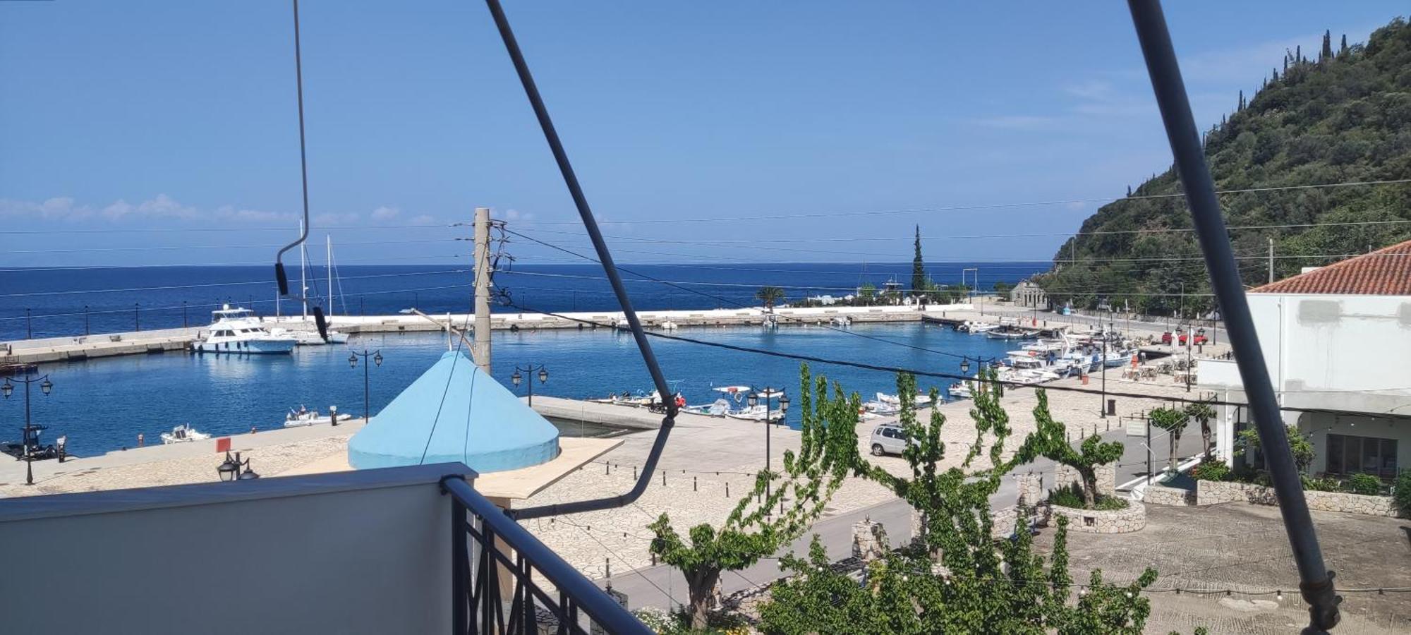 Hotel Blue Sea Тірос Номер фото