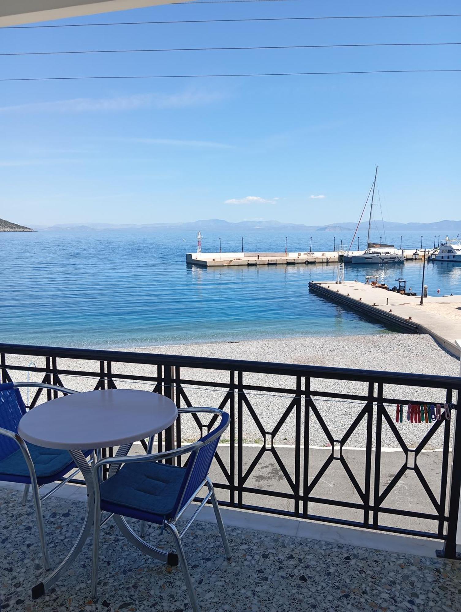 Hotel Blue Sea Тірос Номер фото
